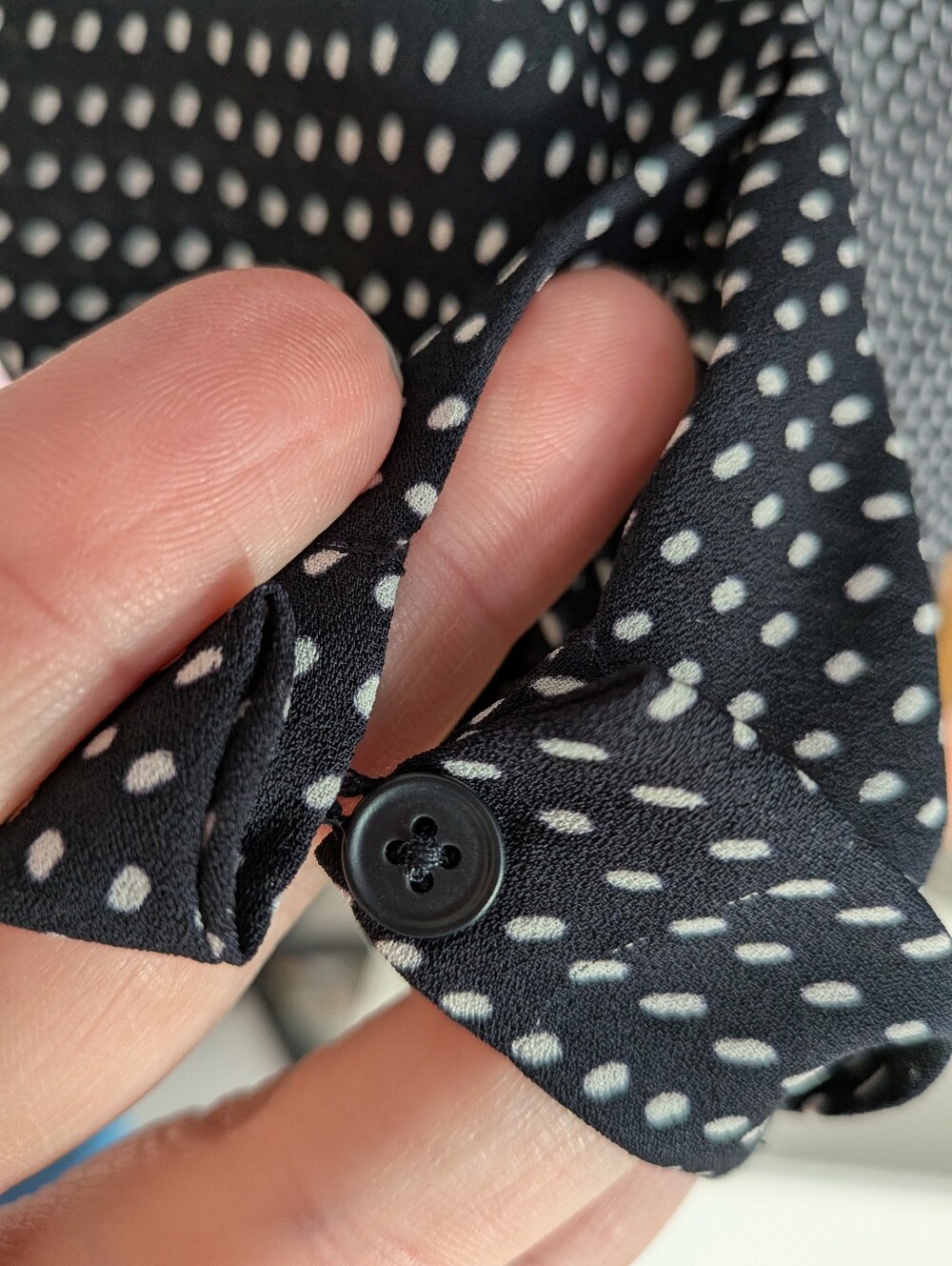 Ann Taylor Polka Dot Faux Wrap Blouse XL Black White Long Sleeve Crossover Top - Picture 6 of 9